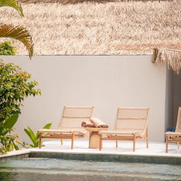 Les Vagues - Hotel Villa & Beach Club - Gili Air, hotel in Gili Air