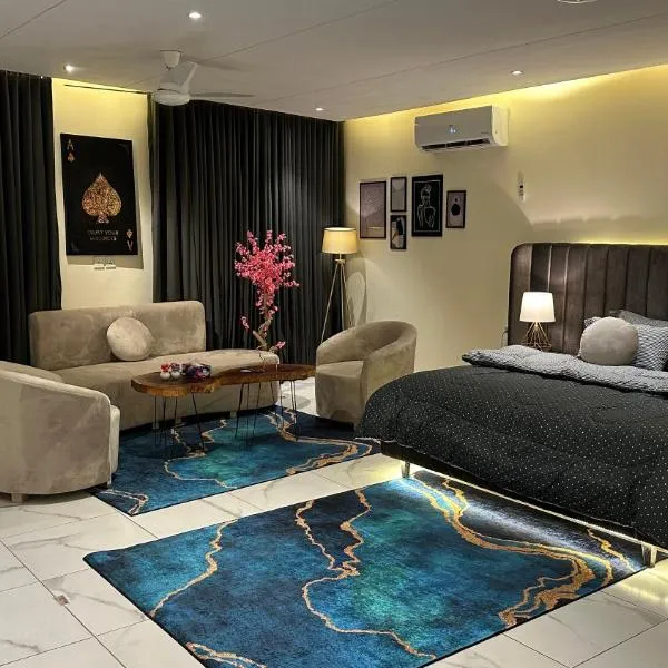 Luxury Studio Apt in Gulberg with City Views, hotel v destinaci Lahore