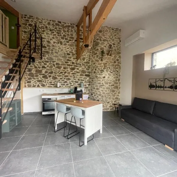 Unik à Ruynes, Hotel in Ruynes-en-Margeride