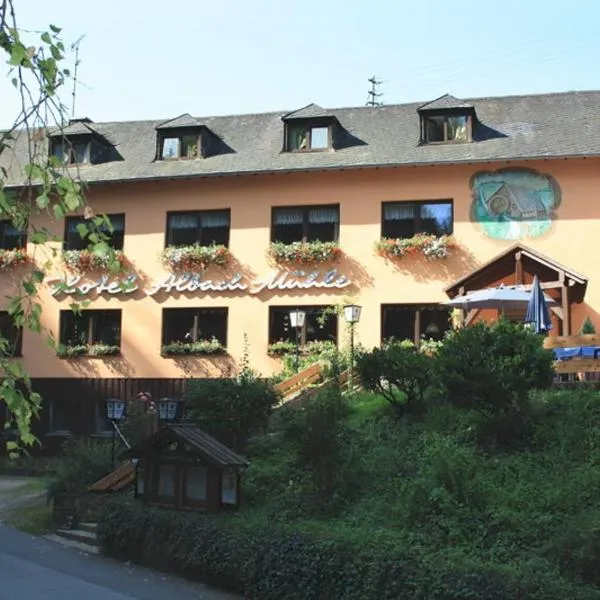 Waldhotel Albachmühle mit Albacher Stuben、Wasserlieschのホテル