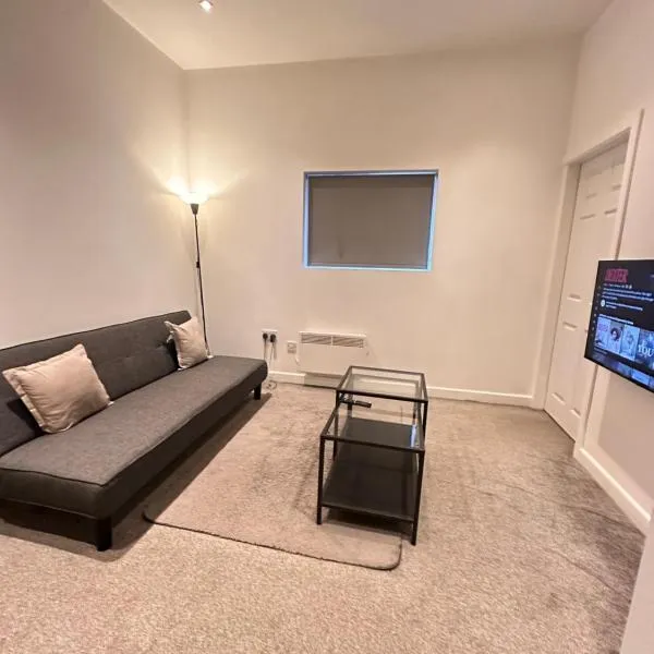 2 Bed Apartment-Parking -walk to city centre -birmingham, hotel in Birmingham