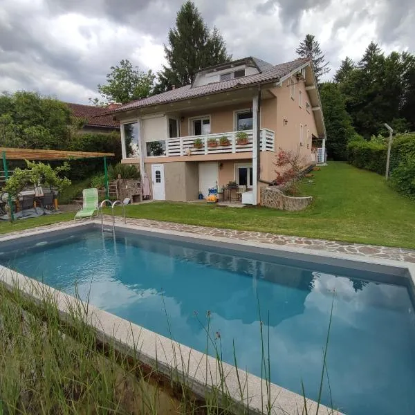 Sunny Karla apartment Dramlje，位于Dramlje的酒店