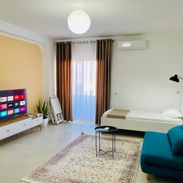 EasySleep City Center, hotel in Divjakë