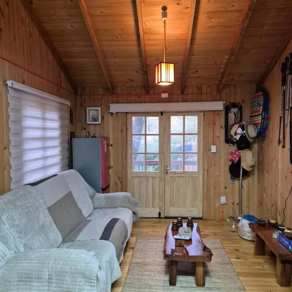 Cabaña Los Lleuques, Descanso en Cordillera a orillas del río Renegado, Hotel in Las Trancas