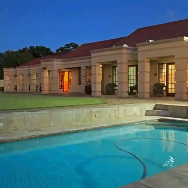 African Crest Guest House, hotel in Vereeniging