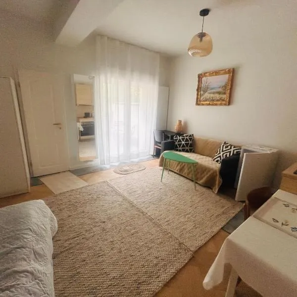 Cosy small studio, hotel a Bruxelles