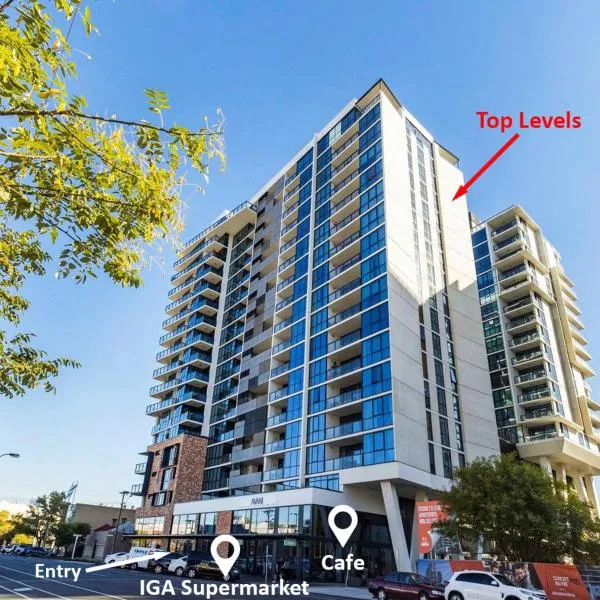 CBD Resort with King Suite, Pool, Gym, Sauna, Cafe, Wifi, IGA, hotell i Adelaide