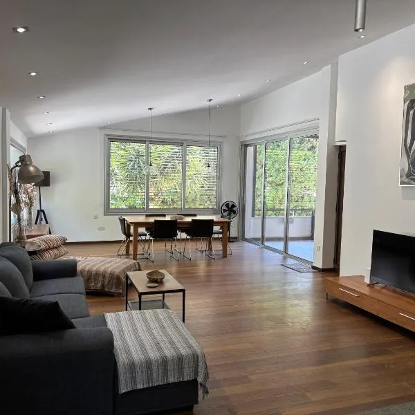 3 Bedroom Oceanfront Oasis for Memorable Vacations, hotell sihtkohas Voroklini