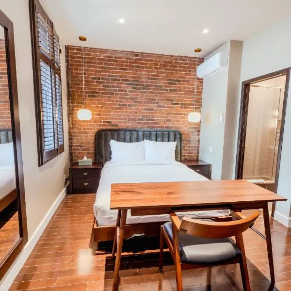 Self Check-In Boutique Hotel - Quartier latin - Room 202, hotel in Montreal