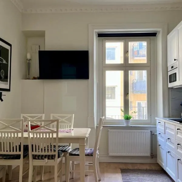 Lägenhet med 6 sovplatser i centrala Göteborg!, hotel in Gothenburg