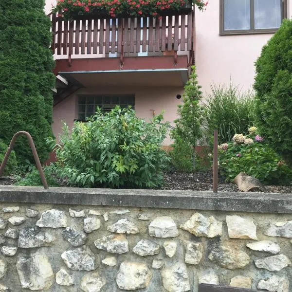 Apartma Zlatuška, hotel v destinaci Pavlov