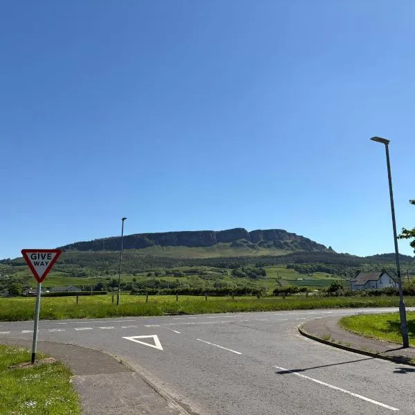 Binevenagh View, Magilligan Limavady Holiday Let, hotel in Limavady
