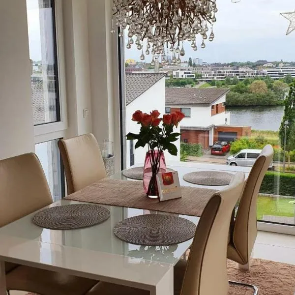 Phönixsee - Studio mit Küche, Bad und Dachterrasse, hótel í Dortmund