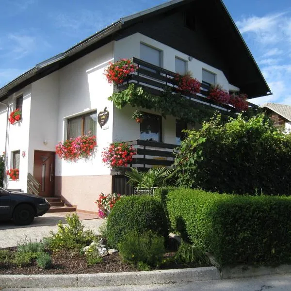 Apartments and Rooms Tavcar, ξενοδοχείο στο Μπλεντ