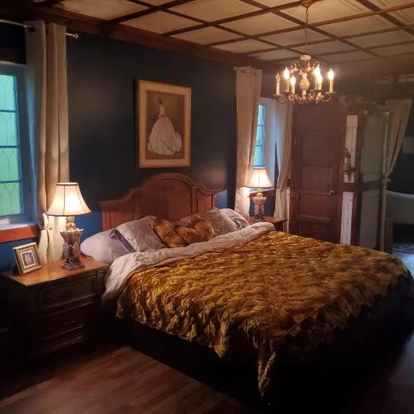 Le Manoir aux Secrets, מלון ברודון