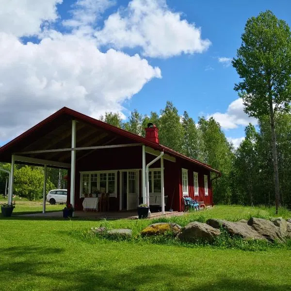 Nybyggd stuga i naturskönt läge, Hotel in Sunne