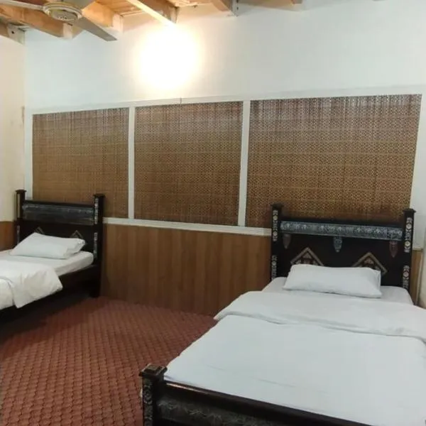Hunza Backpacker Inn，位于Karimabad Hunza的酒店