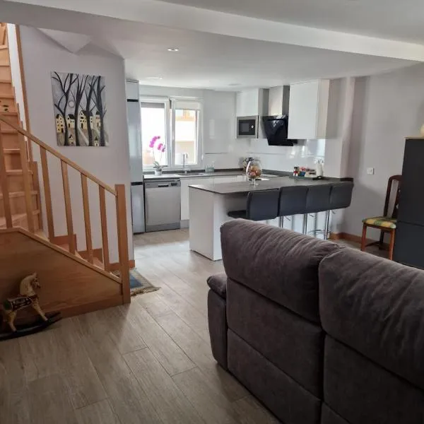 Casa Rural Casa Leni, hotel in Hontoria de Valdearados