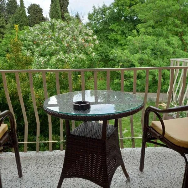 Relax Hostel Bar, ξενοδοχείο στην Ποντγκόριτσα