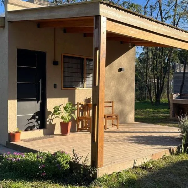Cabaña tranquila y gran parque ideal para parejas, hotel in Villa Anizacate