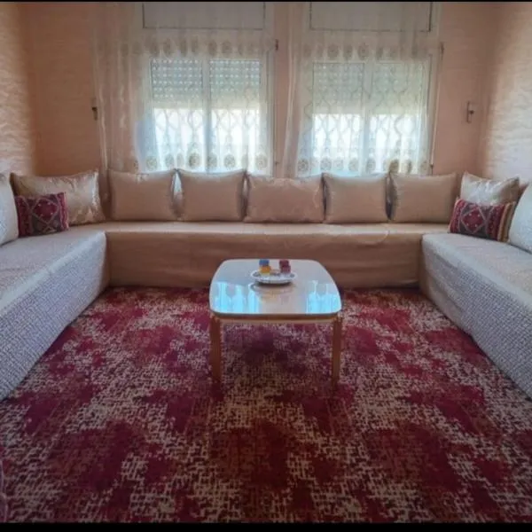 Appartement confortable en face du complexe scolaire newton, hotel in Kenitra