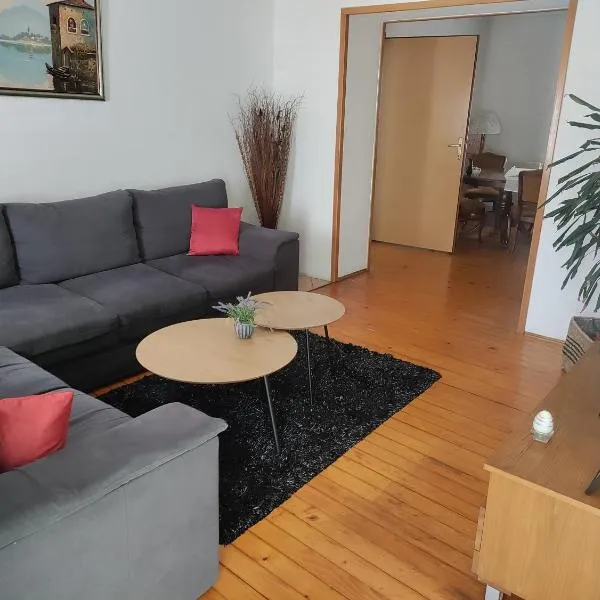 Luni, hotel v destinaci Travnik