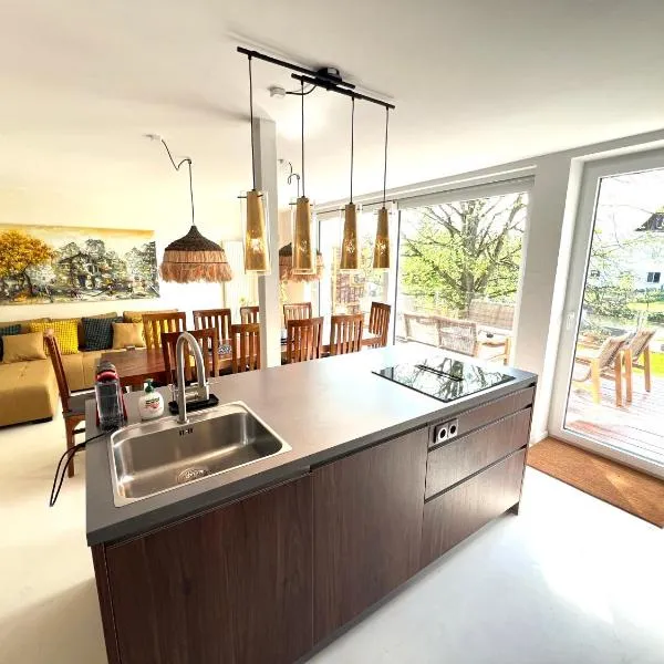 Haus am Fluss- nur 5 Minuten zum Europapark und direkt am Naturschutzgebiet, Hotel in Kappel-Grafenhausen