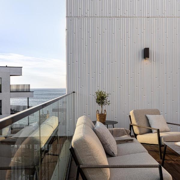 Stylish Waterfront stay with Lounge Terrace & Sauna, Tallin