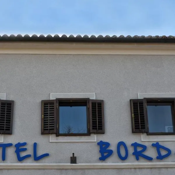 Hostel Bordada, hotel in Kraljevica