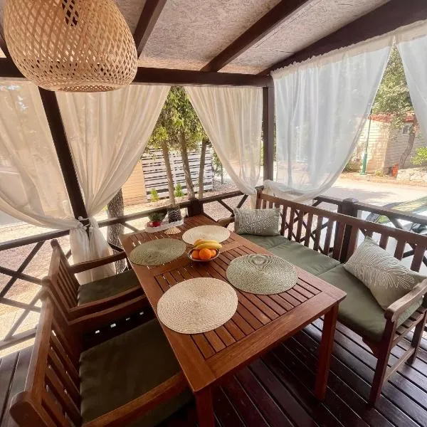 Mobile Home Ana Mia, hotel in Biograd na Moru