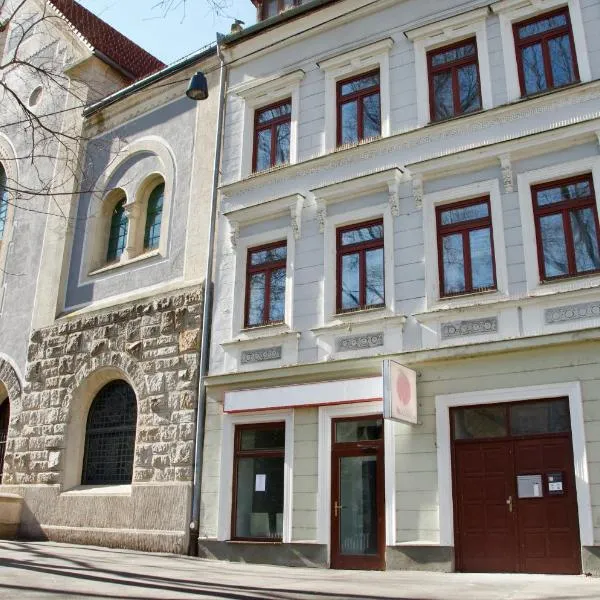 Mild Elephants Hostel, hotel v destinaci Bratislava