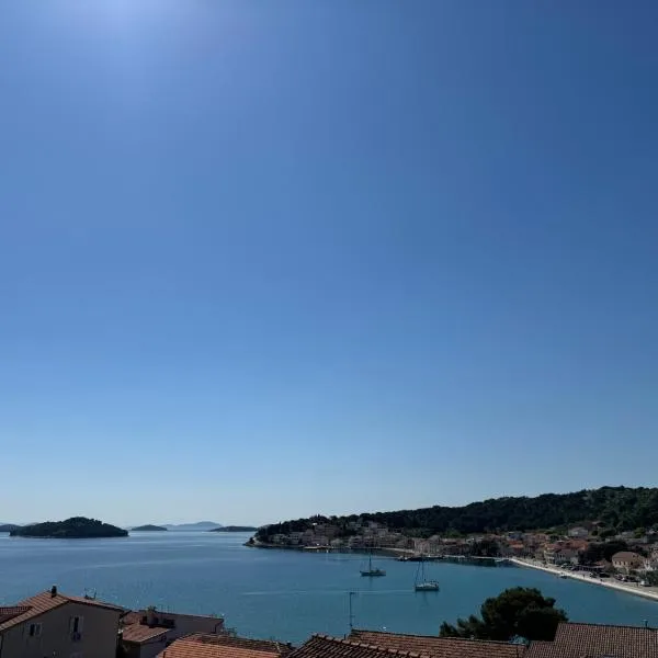 Amazing Sea View apartment, hotel di Tisno