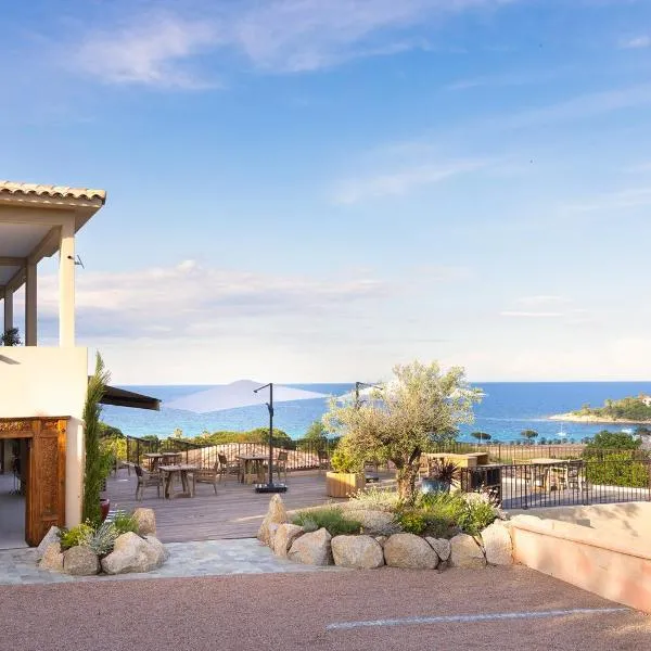 Hôtel & Spa A Cala - Suites piscines privées - adults only – hotel w mieście Conca