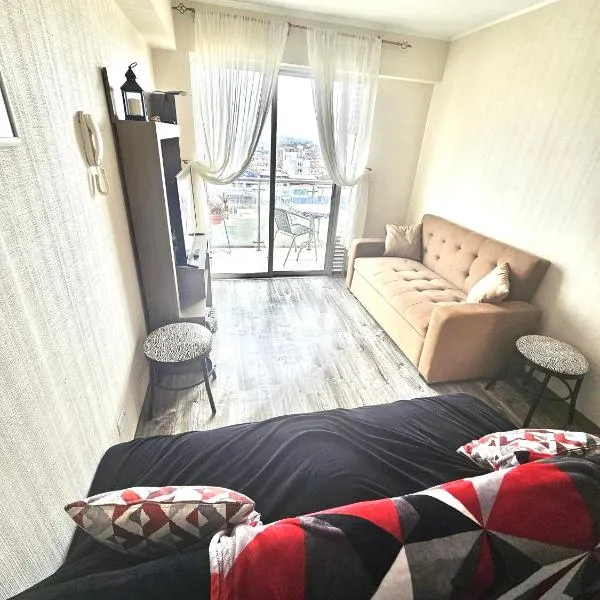 Dpto acogedor con terraza privada, hotel en Lima