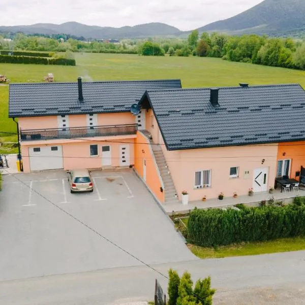 Apartments and rooms with parking space Vranovaca, Plitvice - 17461, ξενοδοχείο σε Korenica