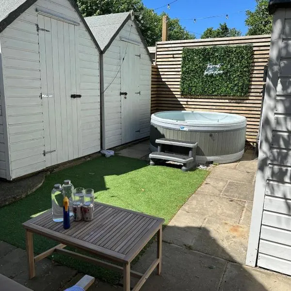 The Telephone exchange very quaint hot tub stay, hotel in Scarisbrick