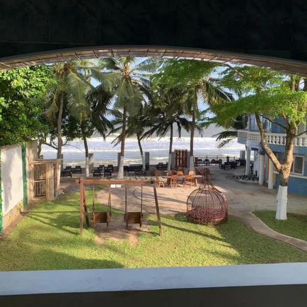 KorKoCove Beachfront Suites โรงแรมในอักกรา