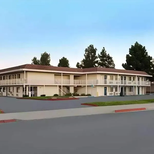 Super 8 by Wyndham San Jose, hotel in San Jose