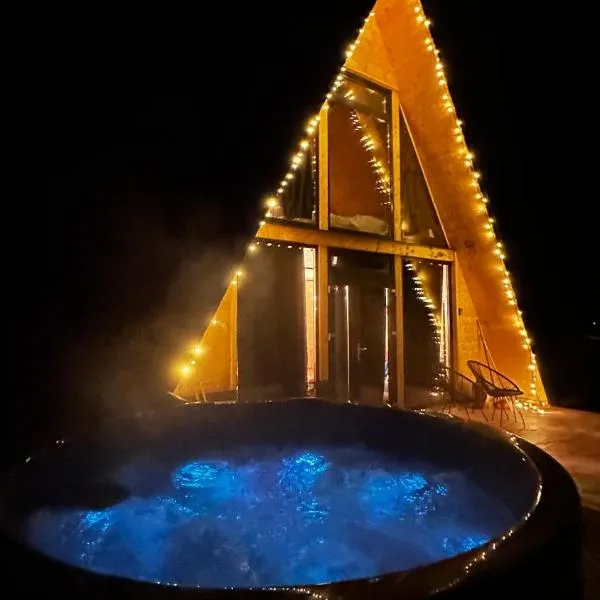 La Știubei Cabin, hotel in Mărişel