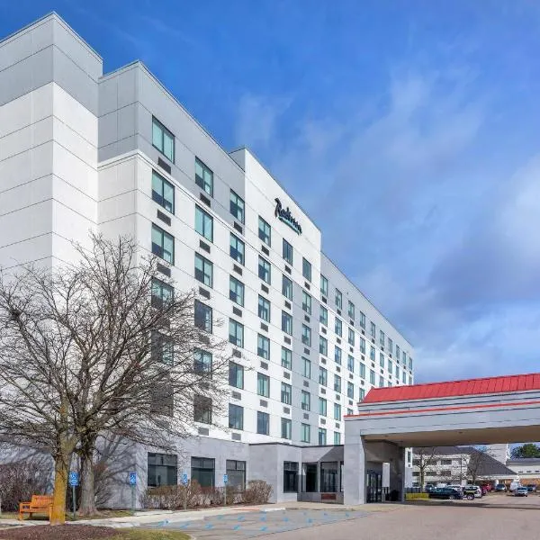 Radisson Hotel Detroit Metro Airport, hotel en Romulus
