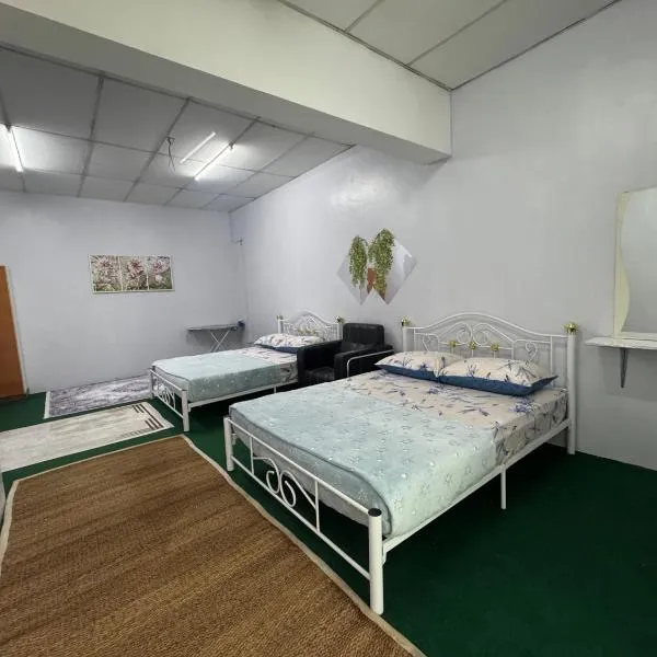 J&J Roomstay, hotel in Puchong