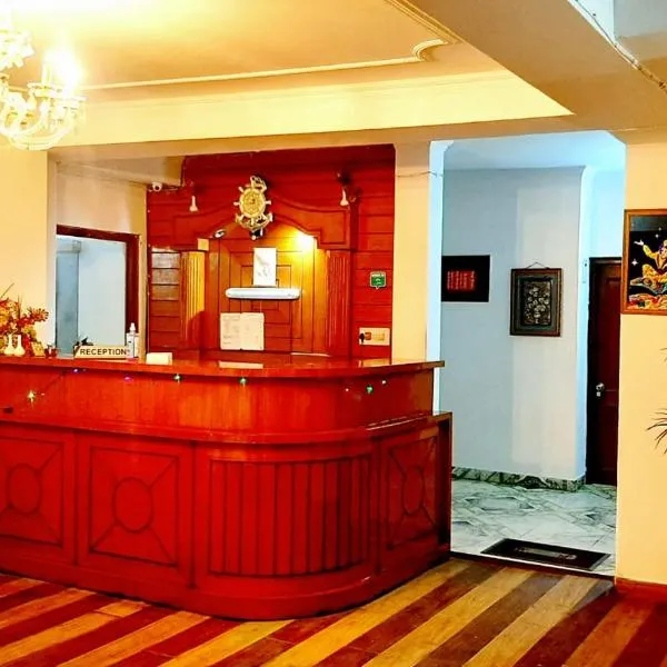 him holidays inn shimla, hotel Simlában