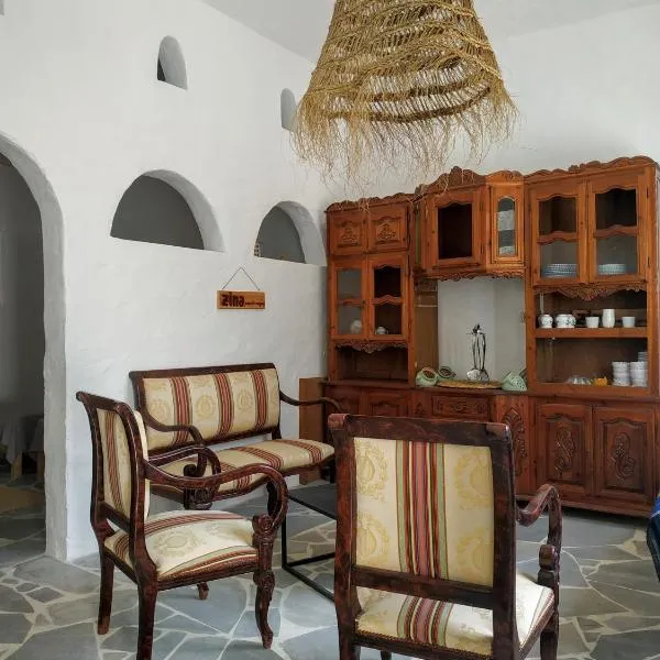 Zina Resort Guesthouse & Camping, hotel in Zurayq Barrānīyah