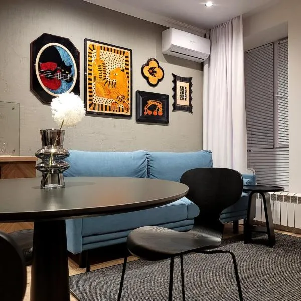 2х комнатные Люкс апартаменты в центре города, Hotel in Kökschetau