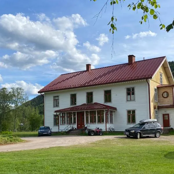 Mysig lägenhet i Prästgård nära Branäs，位于希塞里贝克的酒店