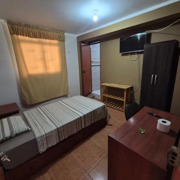 Habitación individual con baño privado en Talara centro, hotel en Talara