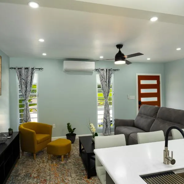 Xoop Homes - Zinnia #2, hotel en Osbourn