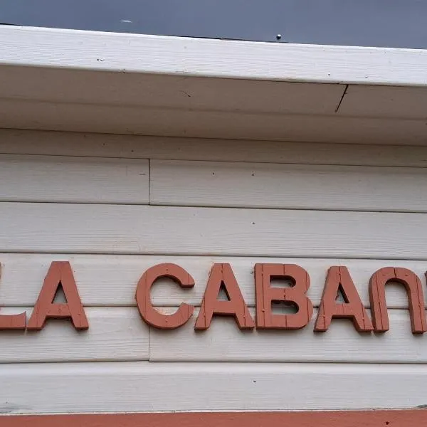 La cabane zen, hotel in Saint-Martin-des-Champs