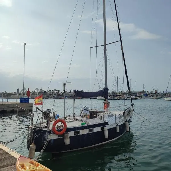 Romantic sailboat, hotel in Valencia