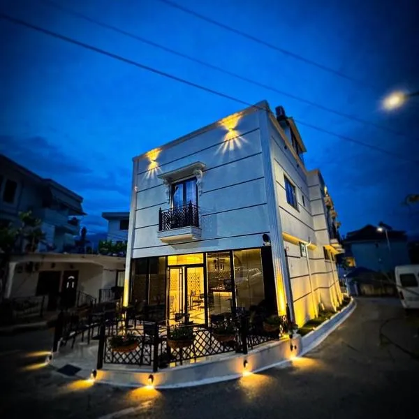 Martin Luxury Hotel, hotel v destinaci Gjirokastër